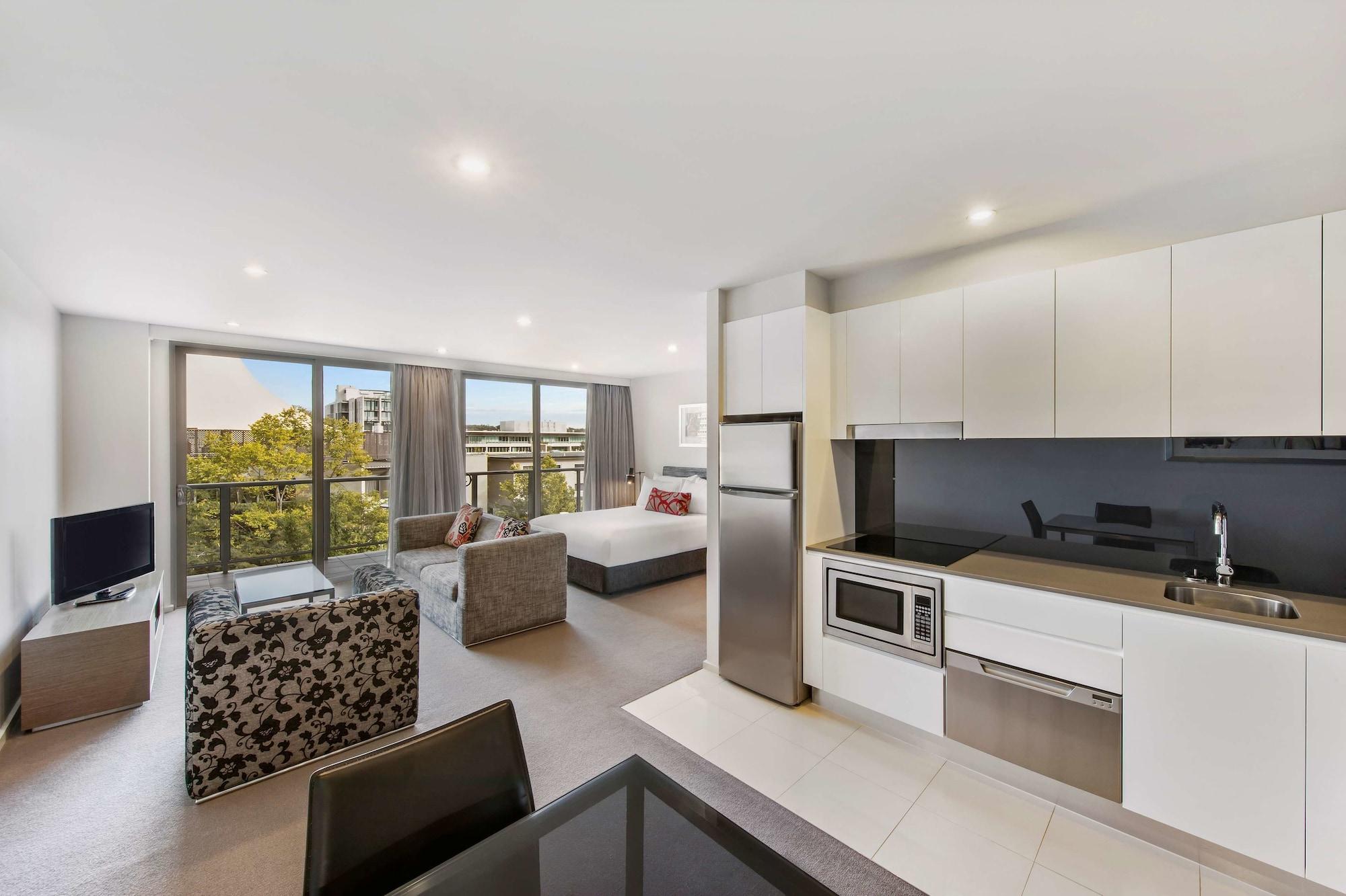 Adina Serviced Apartments Canberra Dickson Eksteriør billede