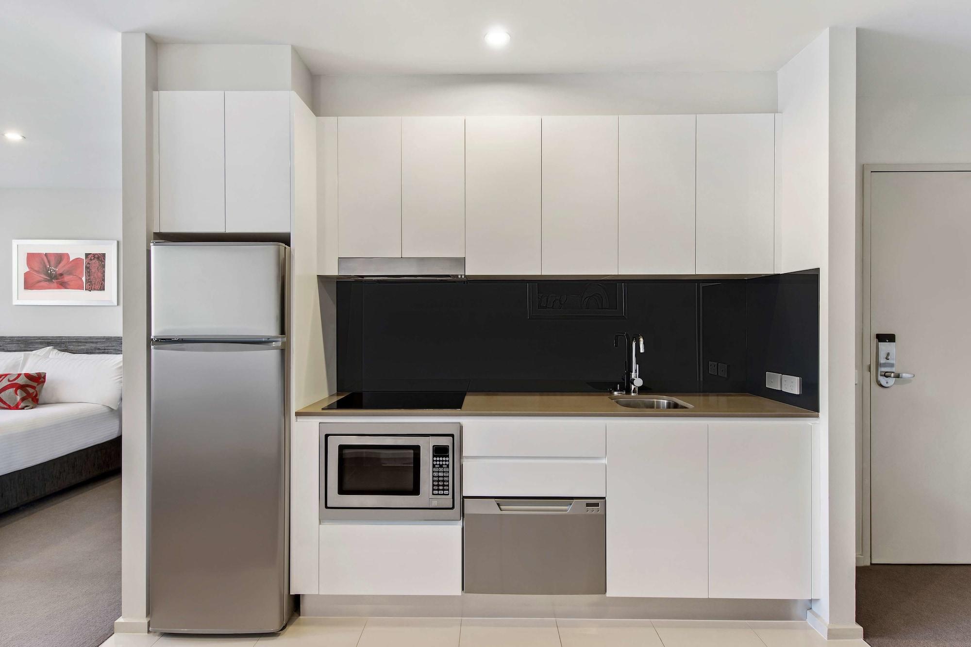Adina Serviced Apartments Canberra Dickson Eksteriør billede