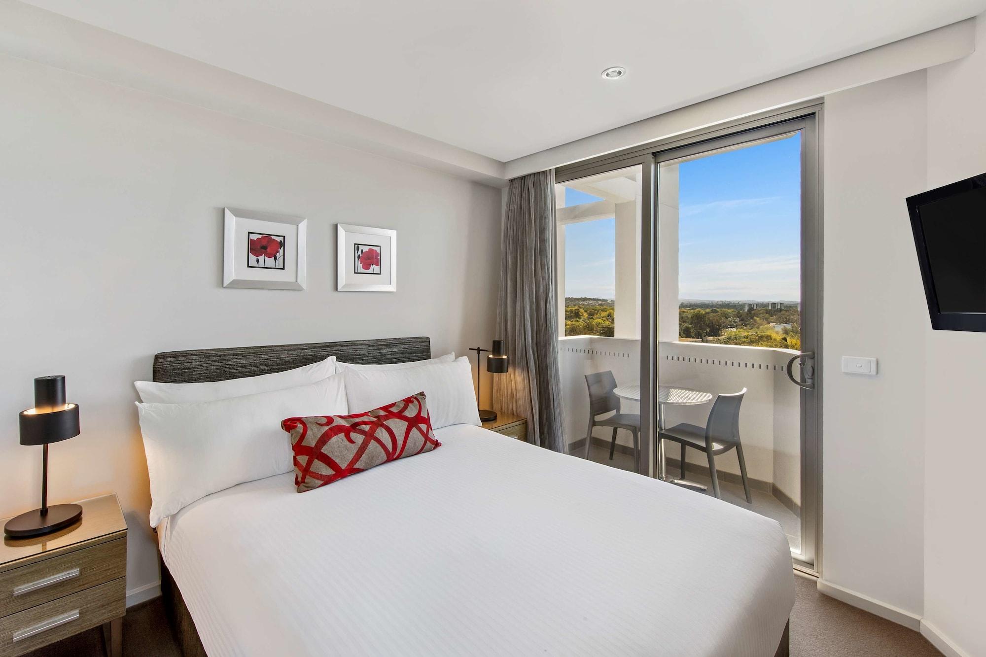 Adina Serviced Apartments Canberra Dickson Eksteriør billede