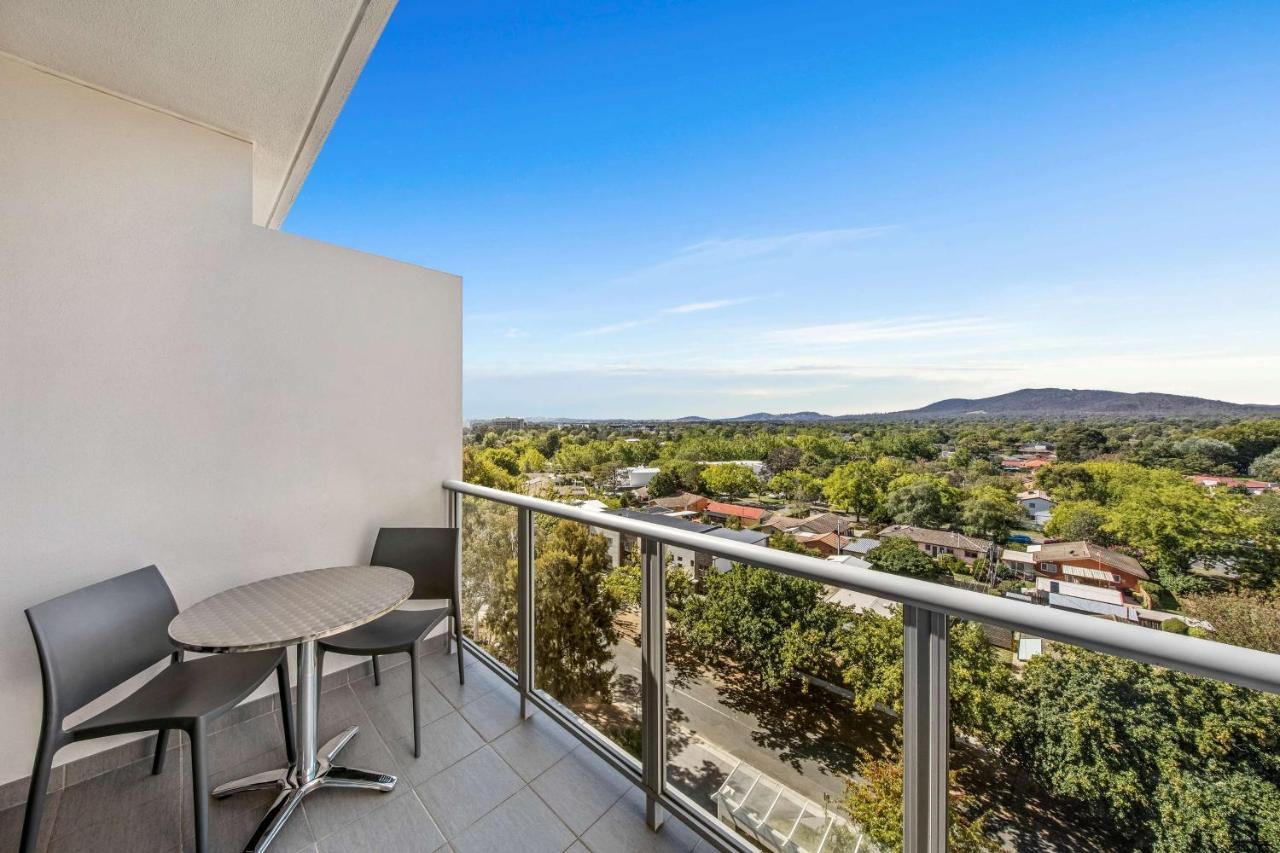 Adina Serviced Apartments Canberra Dickson Eksteriør billede