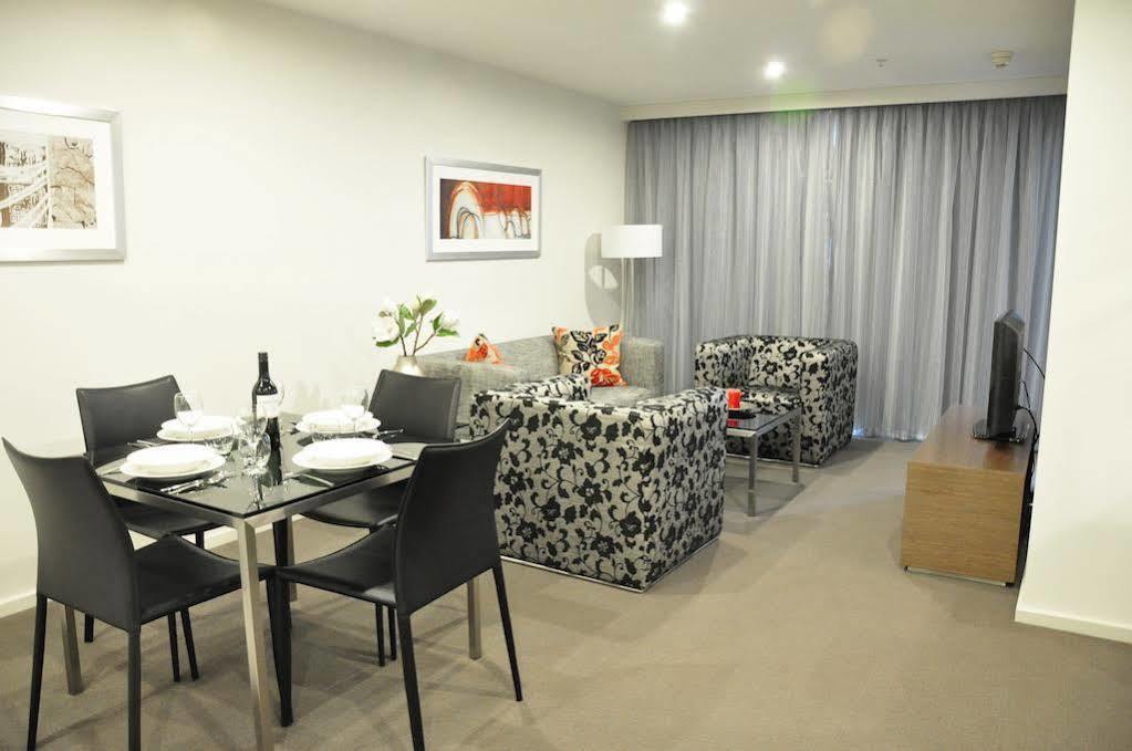 Adina Serviced Apartments Canberra Dickson Eksteriør billede